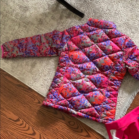 EUC The North Face Aconcagua 550 Down jacket - Picture 8 of 11